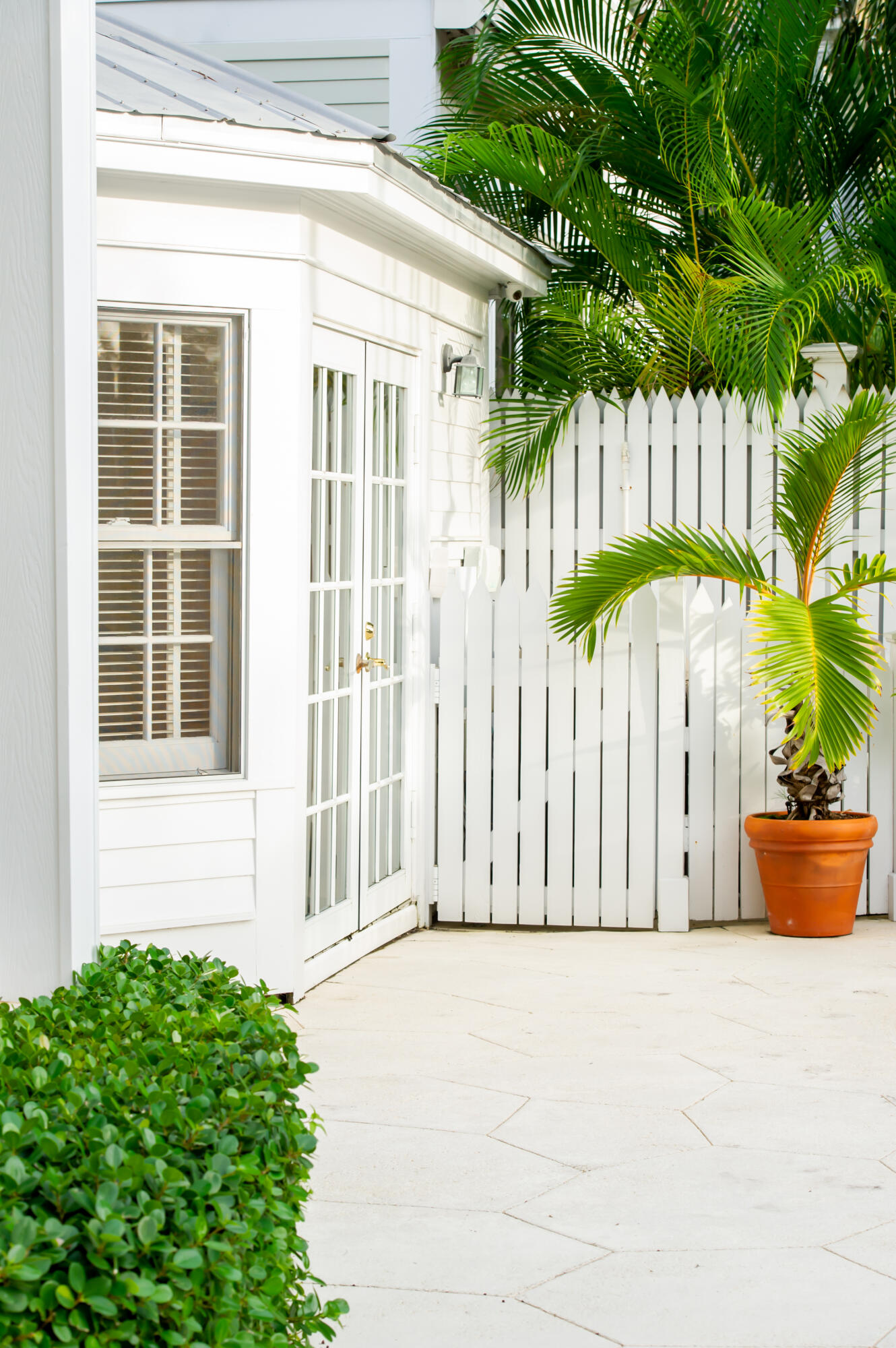 508 Noah Lane Key West, FL 33040 - Photo 63 of 71 a front view of a house with a garden