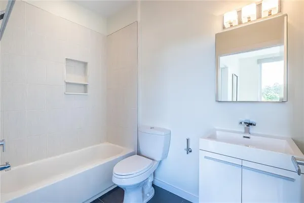 $975,000 | 600 Bonaventure Avenue Northeast, Unit 6, Atlanta, GA 30306