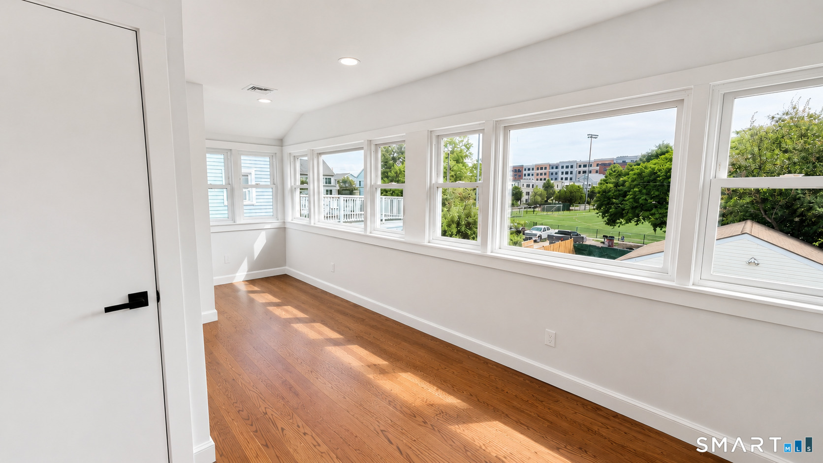 16 Carolina Road, Unit 2 Stamford, CT 06902 - Photo 2 of 21