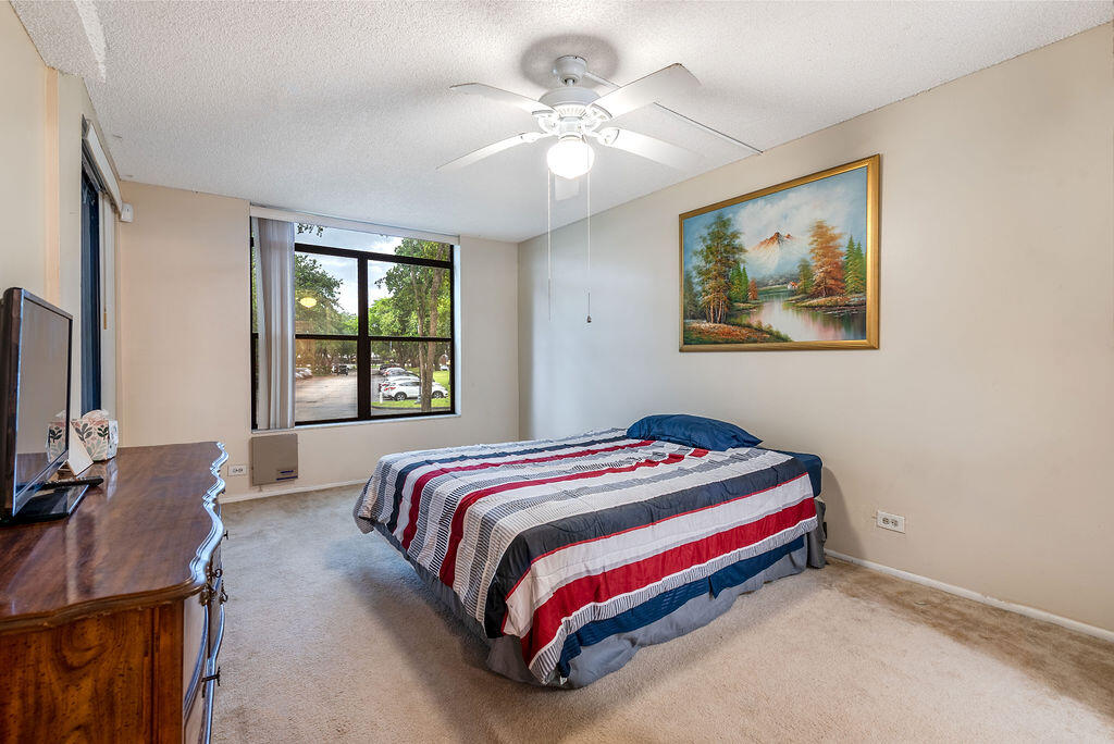 3680 Inverrary Drive, Unit 1V Lauderhill, FL 33319 - Photo 10 of 35 3680InverraryLnDrapt1V.Lauderhill-10