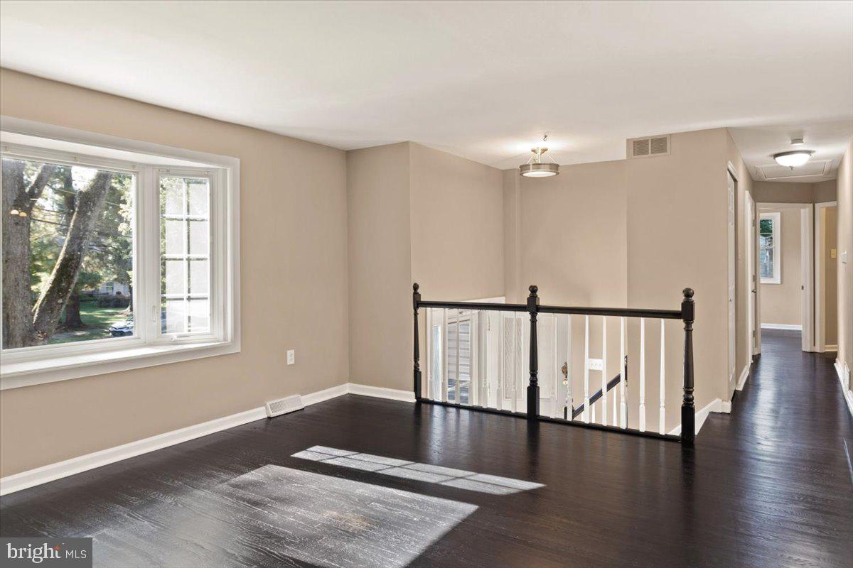 117 Pawnee Road Doylestown, PA 18901 - Photo 4 of 29 Living Room 2