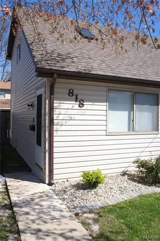 $850 | 818 White Oak Drive, Unit 4, O'Fallon, IL 62269
