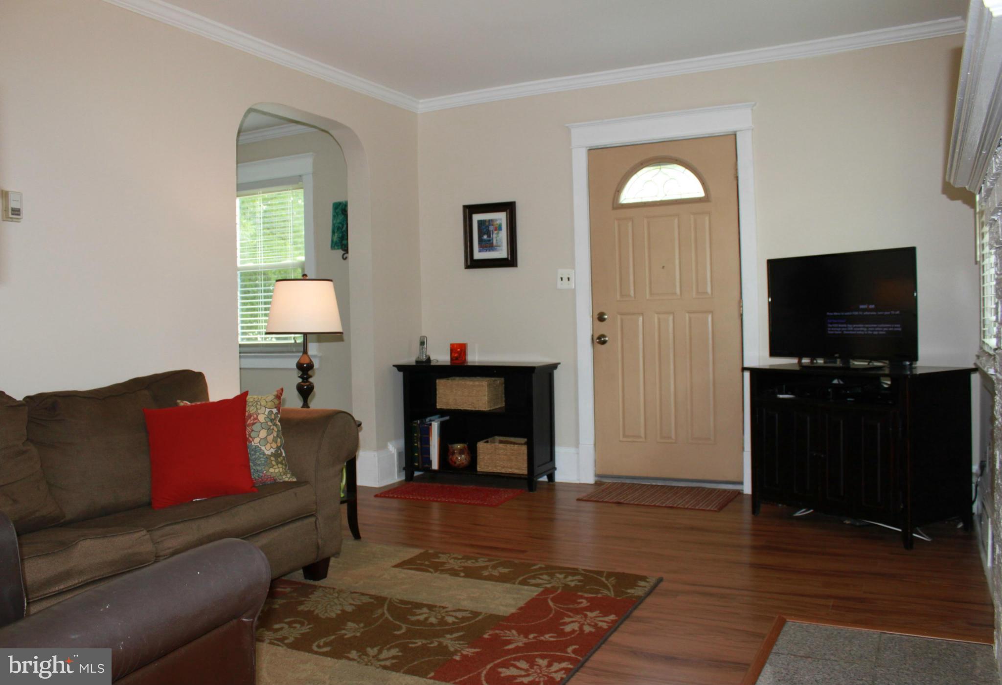 6922 Annapolis Road New Carrollton, MD 20784 - Photo 3 of 24 Living Room