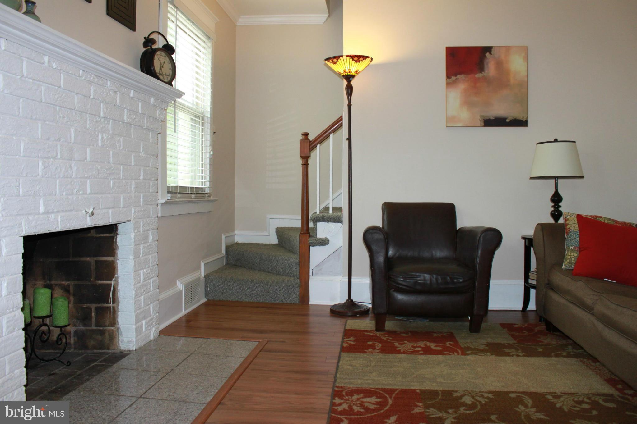 6922 Annapolis Road New Carrollton, MD 20784 - Photo 4 of 24 Living Room