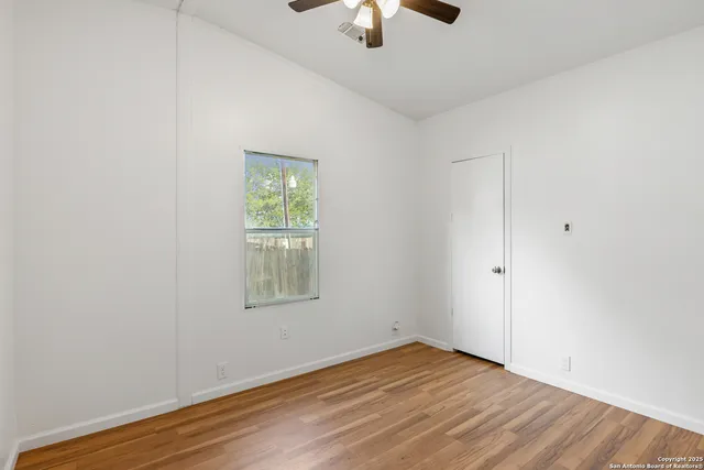 $1,600 | 415 County Road 3822, San Antonio, TX 78253