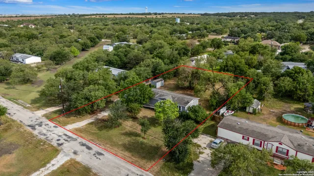 $1,600 | 415 County Road 3822, San Antonio, TX 78253
