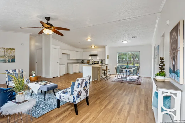 $1,600 | 415 County Road 3822, San Antonio, TX 78253