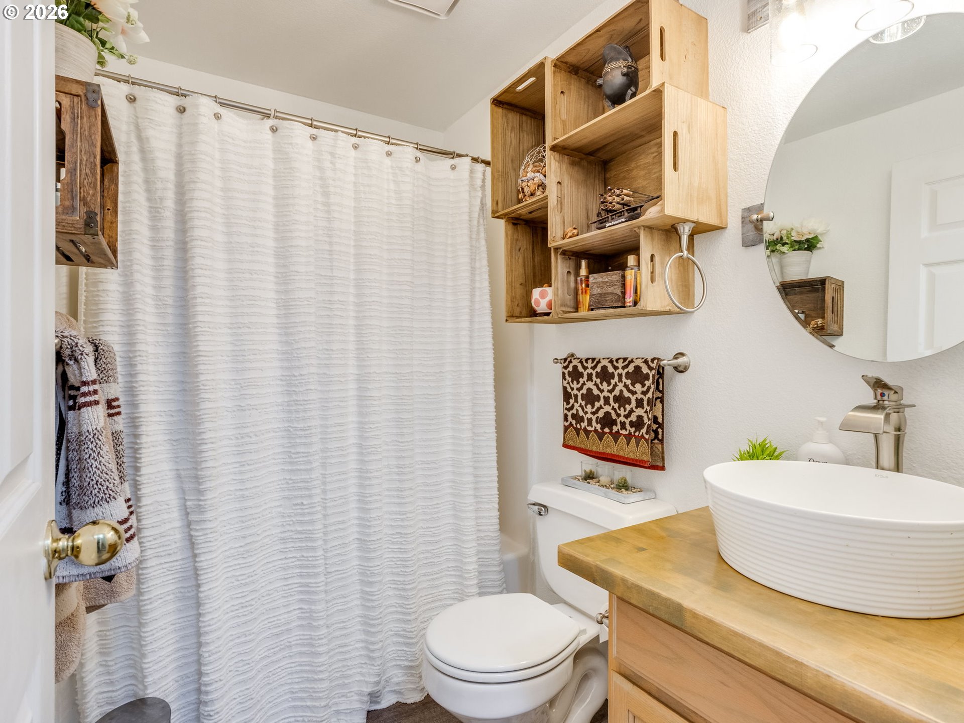 204 Crestwood Street Fairview, OR 97024 - Photo 24 of 29 a bathroom with a toilet and a sink