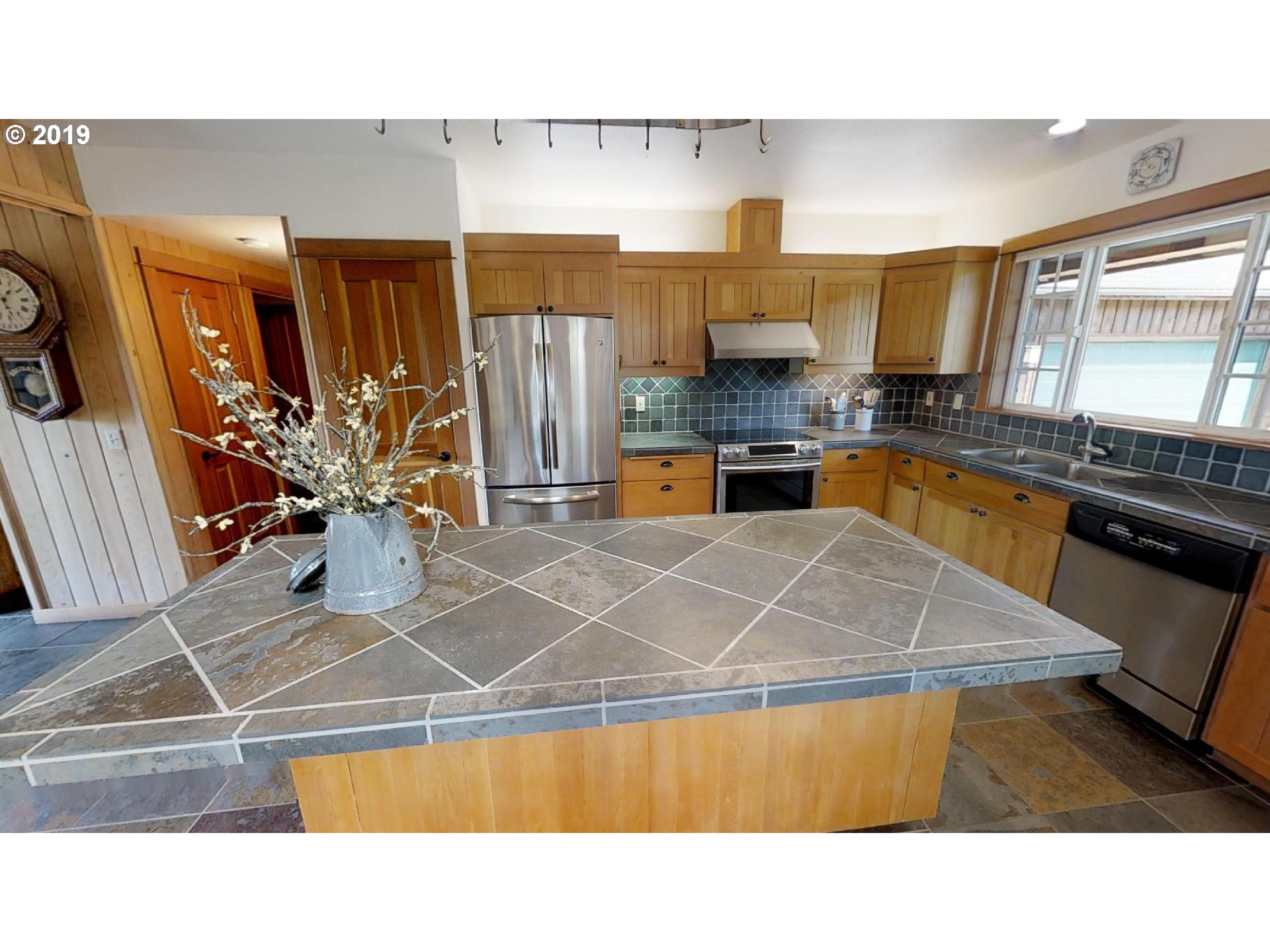 95751 Quail Mountain Road Gold Beach, OR 97444 - Photo 5 of 32