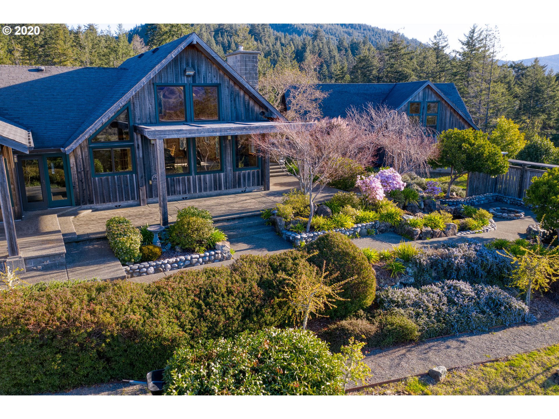 95751 Quail Mountain Road Gold Beach, OR 97444 - Photo 7 of 32
