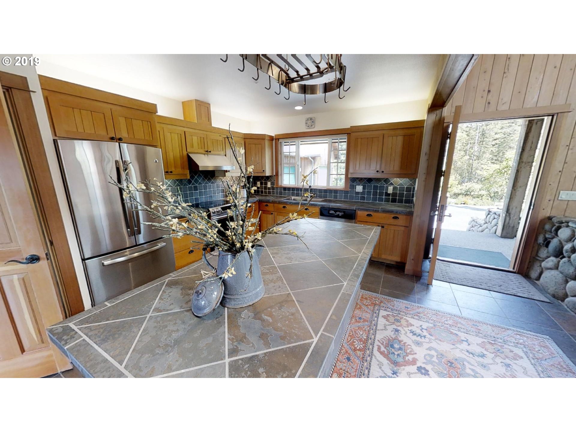 95751 Quail Mountain Road Gold Beach, OR 97444 - Photo 8 of 32