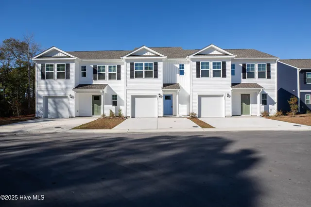 $334,999 | 118 North Grassland Road, Unit 16, Surf City, NC 28445