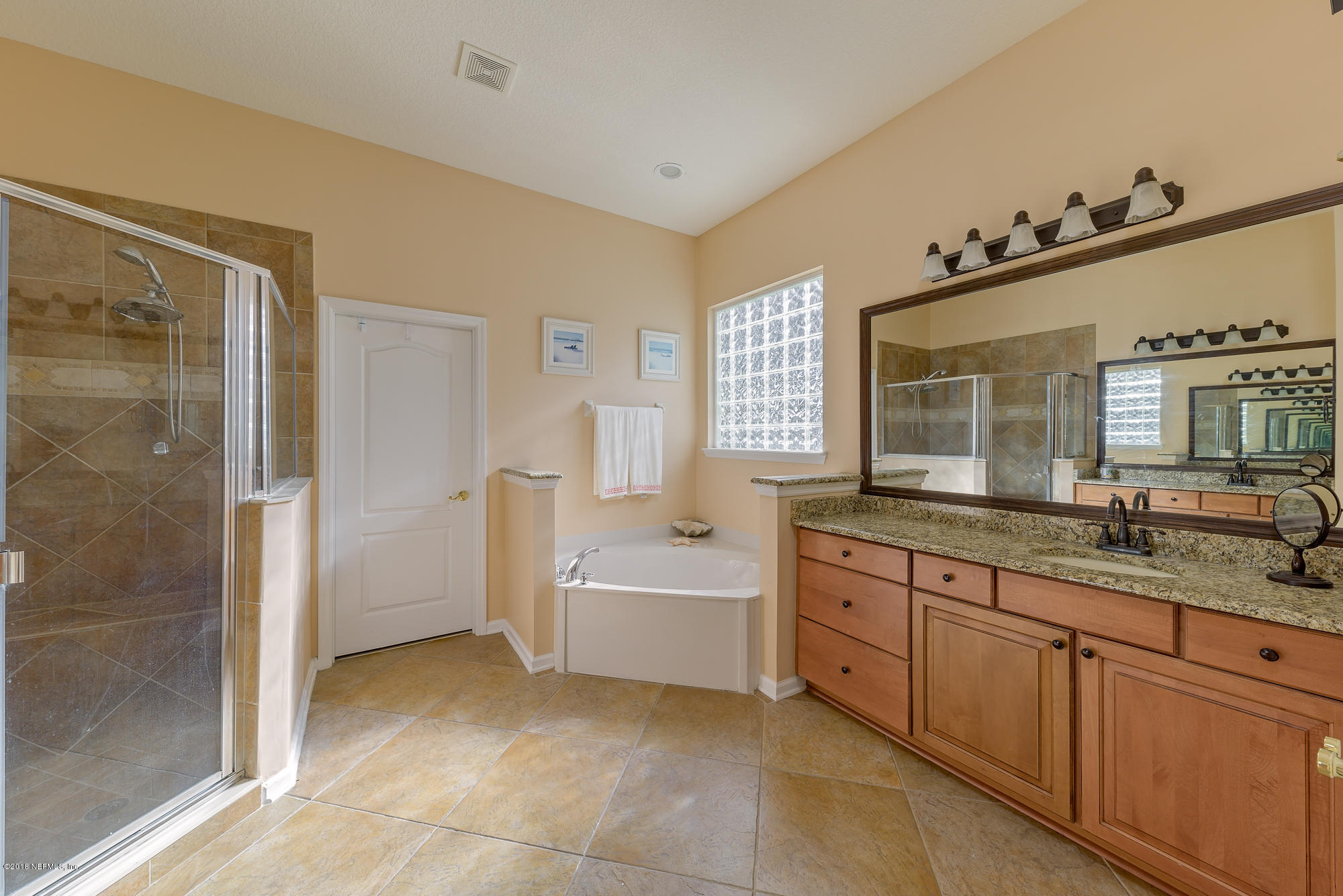 6175 Wakulla Springs Road Jacksonville, FL 32258 - Photo 21 of 40 Separate Glass Shower & Garden Tub!