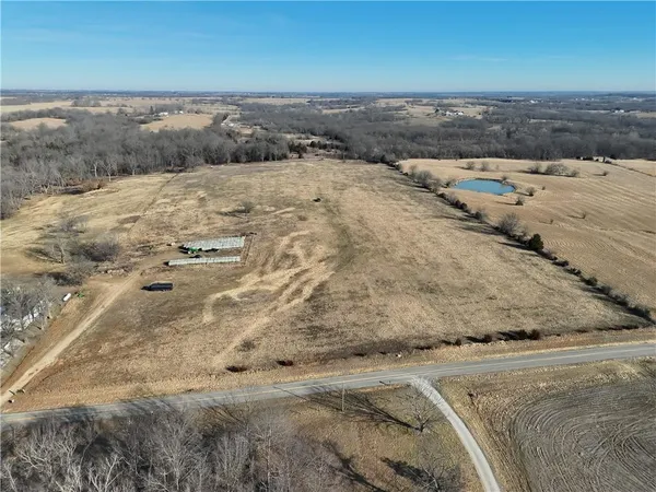 $260,000 | Xx Northeast Xx Ne V Highway, Warrensburg, MO 64093