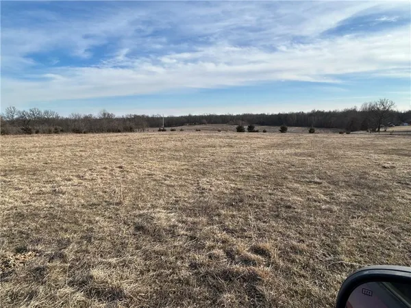 $260,000 | Xx Northeast Xx Ne V Highway, Warrensburg, MO 64093