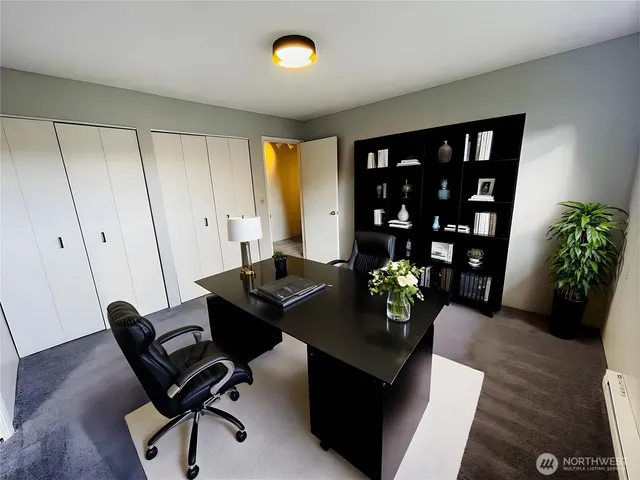 $4,095 | 3927 1st Avenue Northeast, Unit 31, Seattle, WA 98105