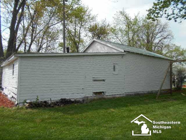 6617 West Dunbar Road Monroe, MI 48161 - Photo 34 of 36 21145739-33.JPG