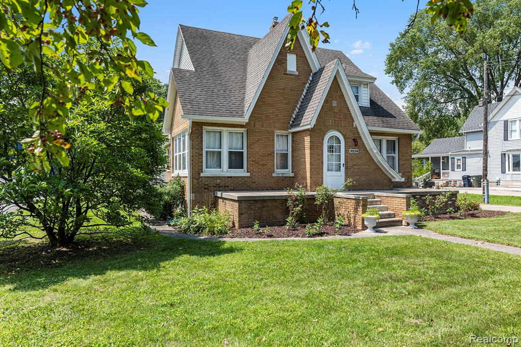 8238 Clinton River Road Sterling Heights, MI 48314 - Photo 7 of 36