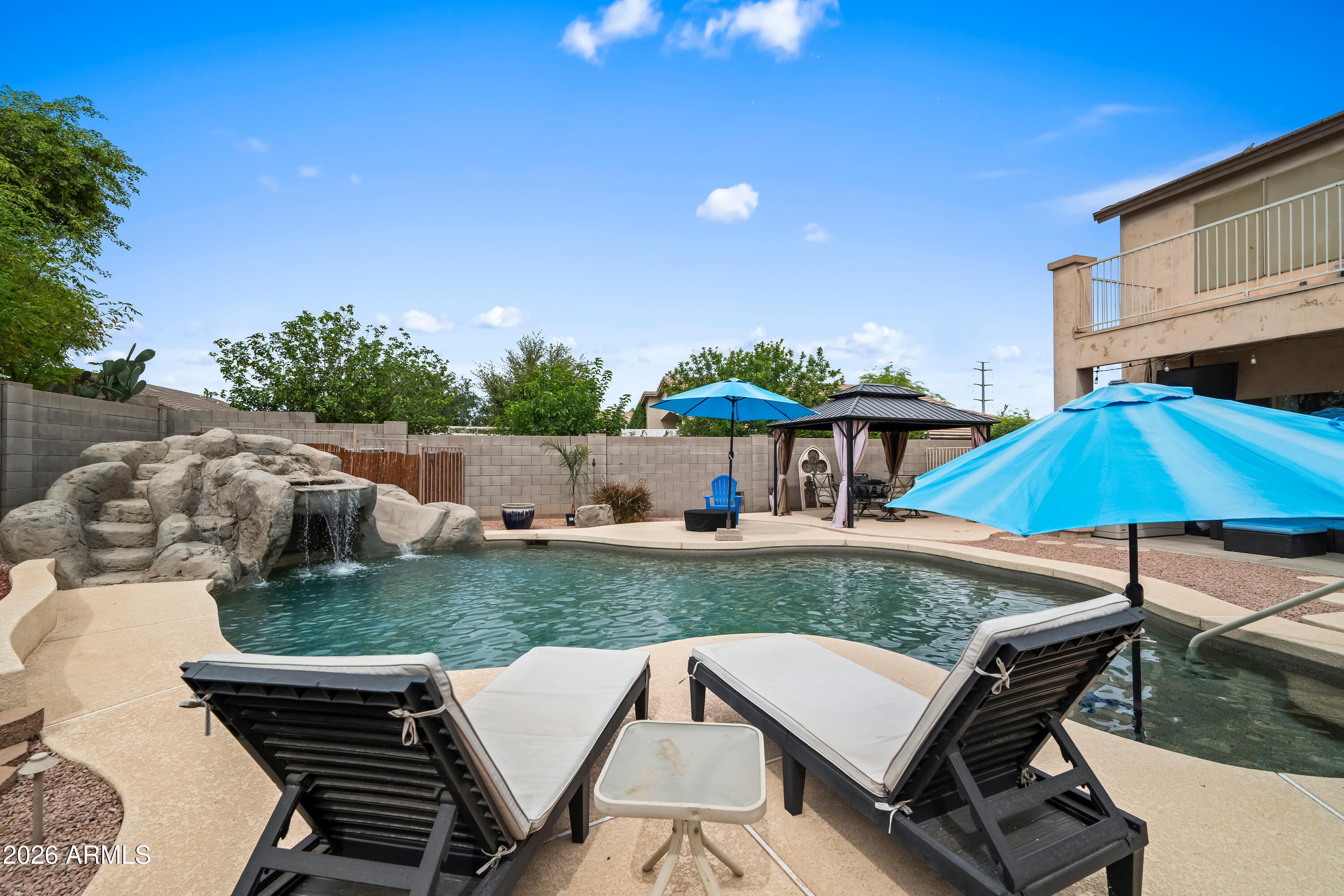 2011 West Branham Lane Phoenix, AZ 85041 - Photo 5 of 42 DSC_2709