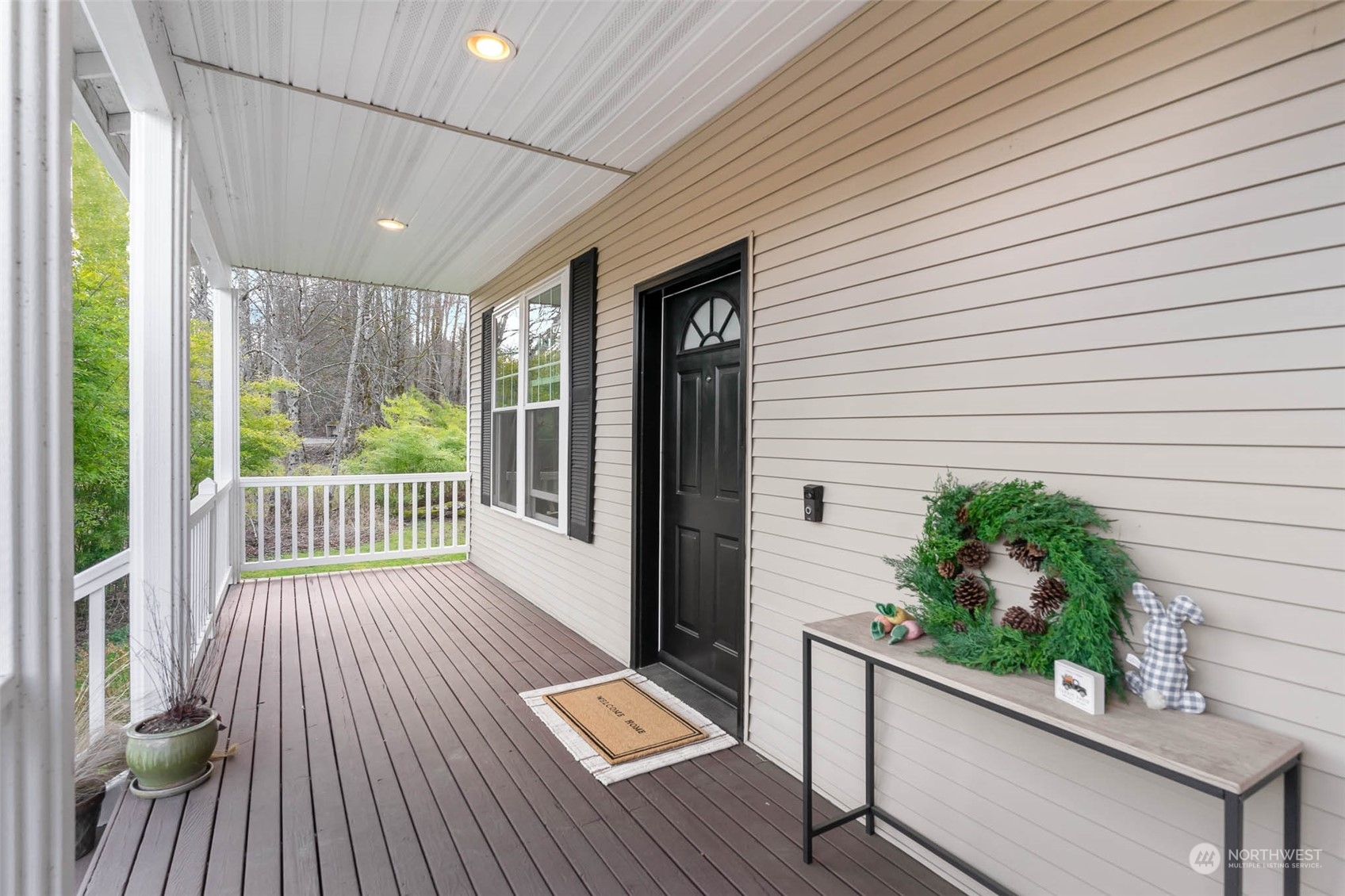 15503 Cedar Grove Road Southeast Issaquah, WA 98027 - Photo 4 of 27 a porch with seating space