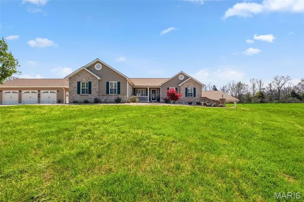 $700,000 | 22146 Glen Ellen Lane, Warrenton, MO 63383