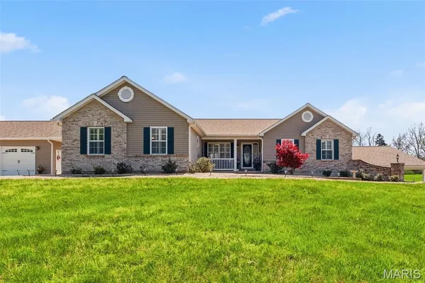 $700,000 | 22146 Glen Ellen Lane, Warrenton, MO 63383