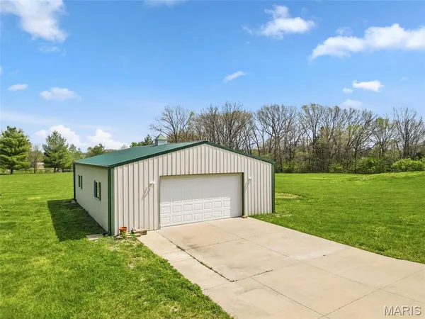 $700,000 | 22146 Glen Ellen Lane, Warrenton, MO 63383