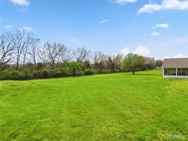 $700,000 | 22146 Glen Ellen Lane, Warrenton, MO 63383