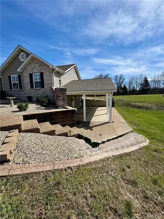 $700,000 | 22146 Glen Ellen Lane, Warrenton, MO 63383