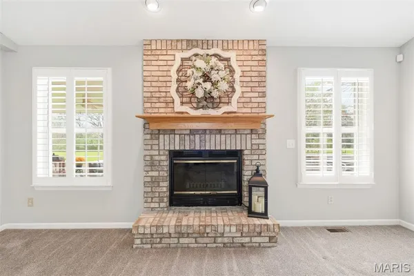 $700,000 | 22146 Glen Ellen Lane, Warrenton, MO 63383