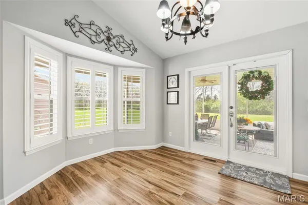 $700,000 | 22146 Glen Ellen Lane, Warrenton, MO 63383