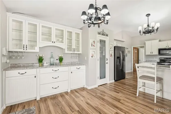 $700,000 | 22146 Glen Ellen Lane, Warrenton, MO 63383