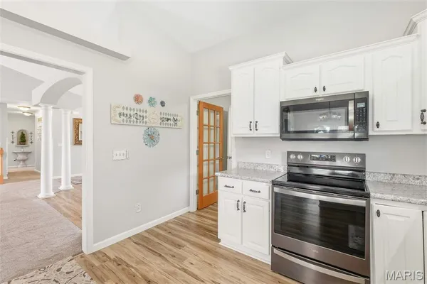 $700,000 | 22146 Glen Ellen Lane, Warrenton, MO 63383