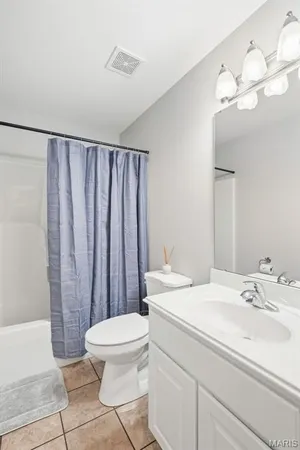 $700,000 | 22146 Glen Ellen Lane, Warrenton, MO 63383