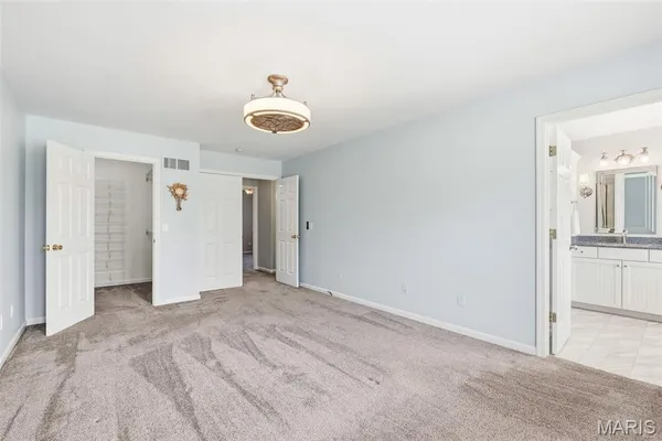 $700,000 | 22146 Glen Ellen Lane, Warrenton, MO 63383