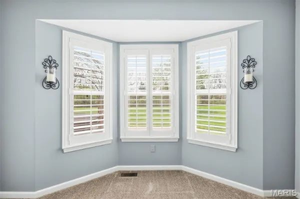 $700,000 | 22146 Glen Ellen Lane, Warrenton, MO 63383