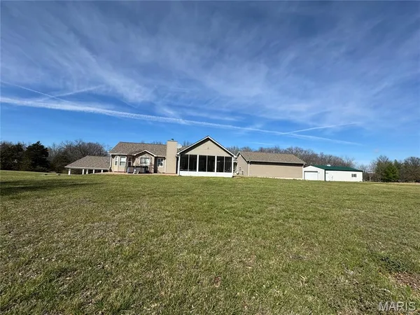 $700,000 | 22146 Glen Ellen Lane, Warrenton, MO 63383