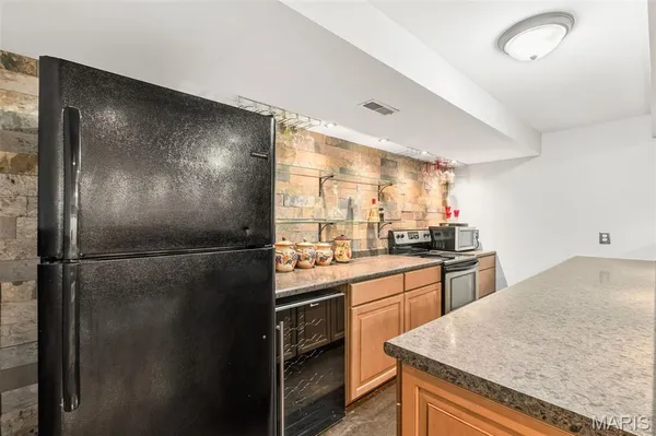 $700,000 | 22146 Glen Ellen Lane, Warrenton, MO 63383