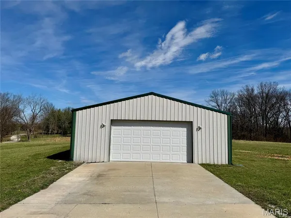 $700,000 | 22146 Glen Ellen Lane, Warrenton, MO 63383