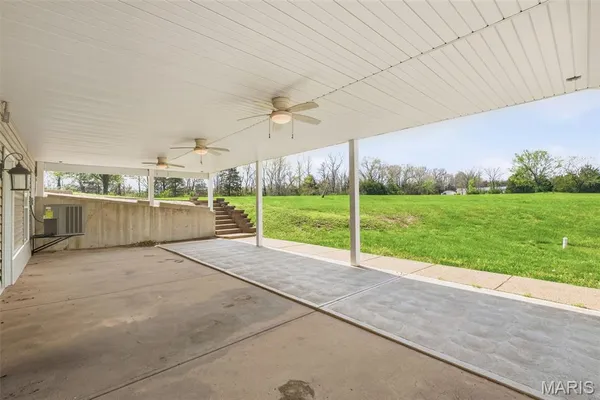 $700,000 | 22146 Glen Ellen Lane, Warrenton, MO 63383