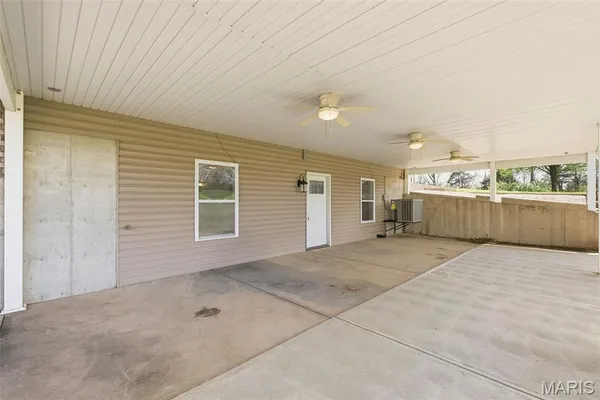 $700,000 | 22146 Glen Ellen Lane, Warrenton, MO 63383