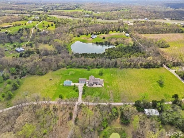 $700,000 | 22146 Glen Ellen Lane, Warrenton, MO 63383