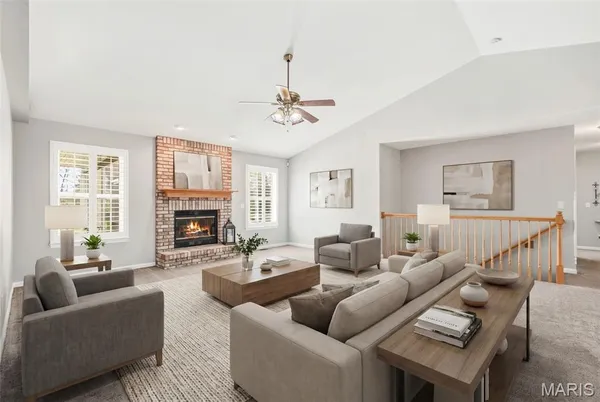 $700,000 | 22146 Glen Ellen Lane, Warrenton, MO 63383