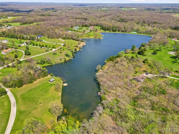 $700,000 | 22146 Glen Ellen Lane, Warrenton, MO 63383