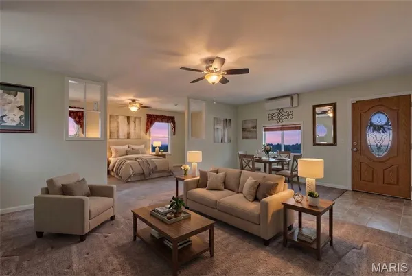 $700,000 | 22146 Glen Ellen Lane, Warrenton, MO 63383