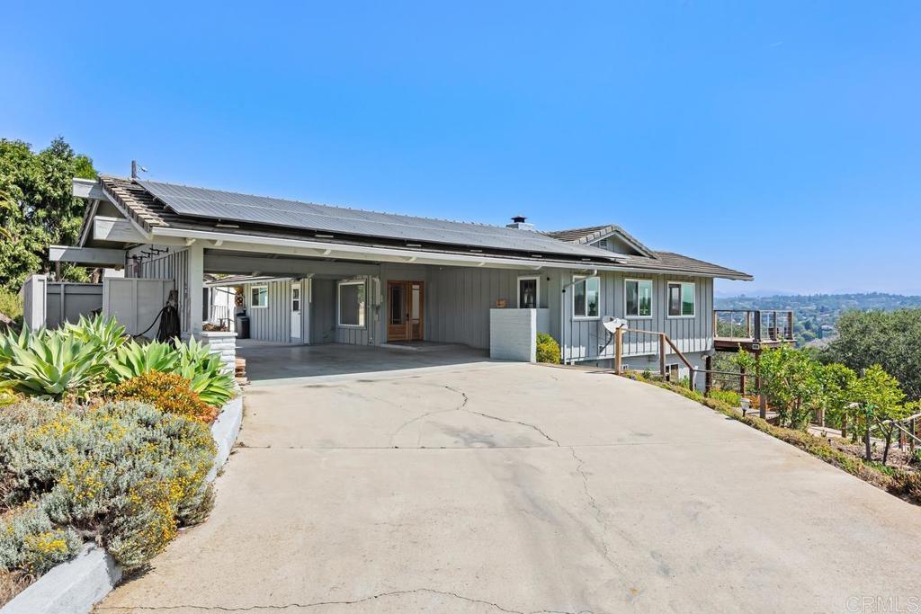 435 Rancho Camino Fallbrook, CA 92028 - Photo 3 of 48