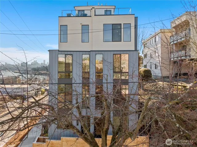 $1,120,000 | 953 North 35th Street, Seattle, WA 98103