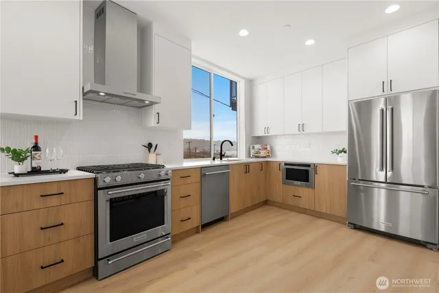 $1,120,000 | 953 North 35th Street, Seattle, WA 98103