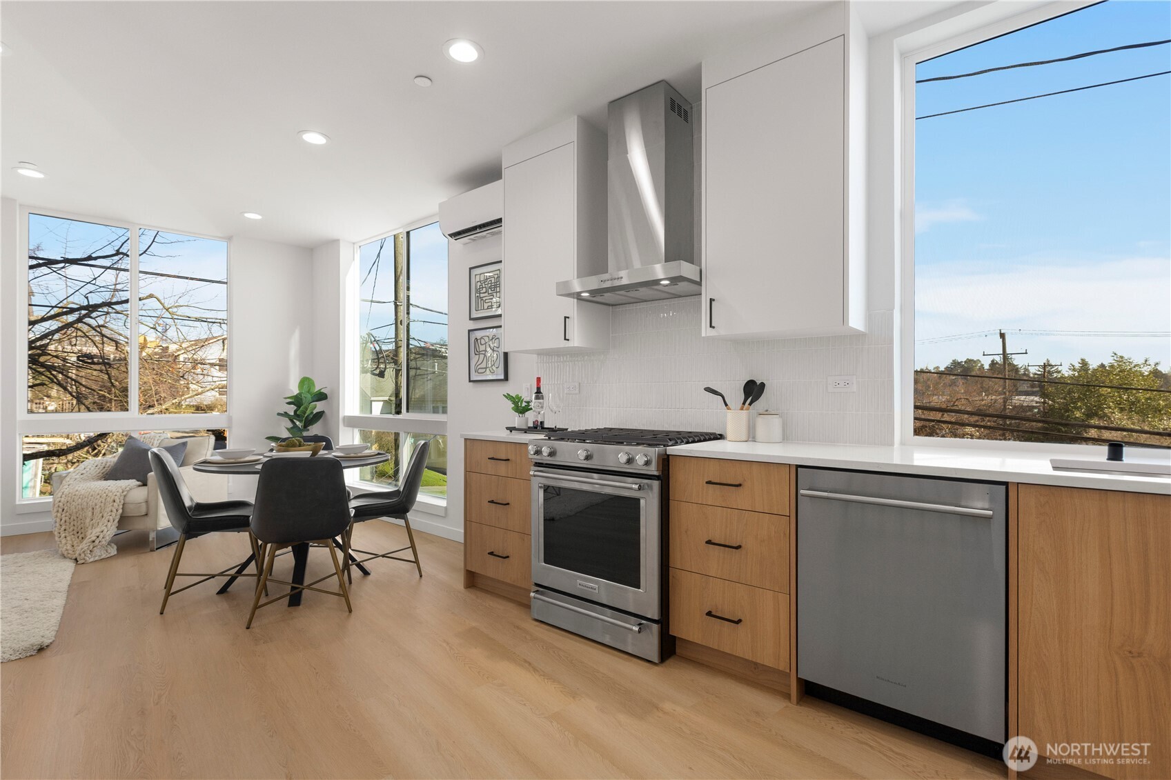 953 North 35th Street Seattle, WA 98103 - Photo 11 of 38