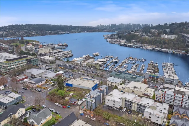 $1,120,000 | 953 North 35th Street, Seattle, WA 98103